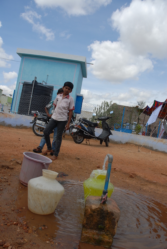 Los niños de Madhudi ya tienen agua potable